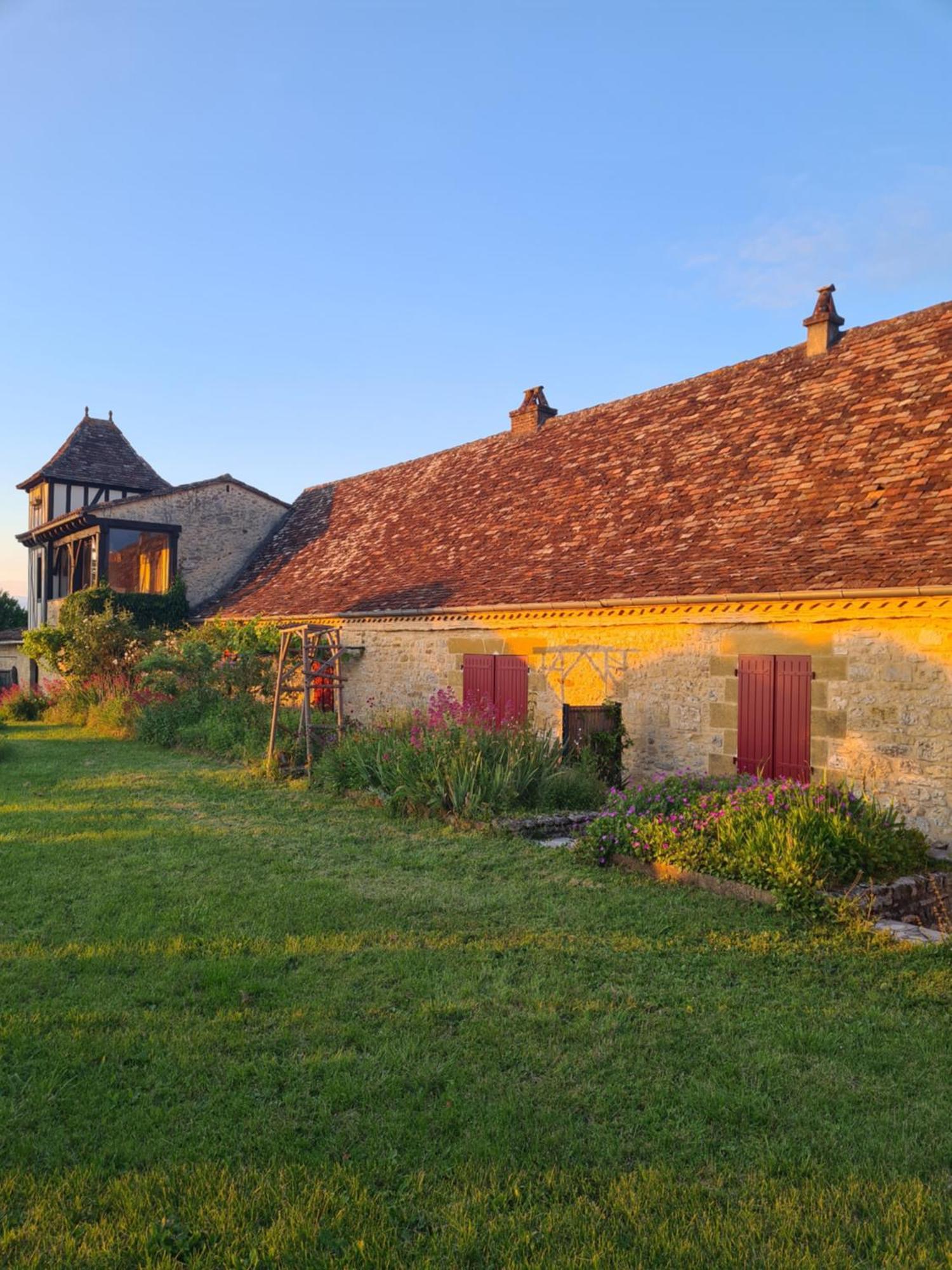 La Ferme De L'Embellie Gites Et Chambres D'Hotes Le Buisson-de-Cadouin Exterior photo